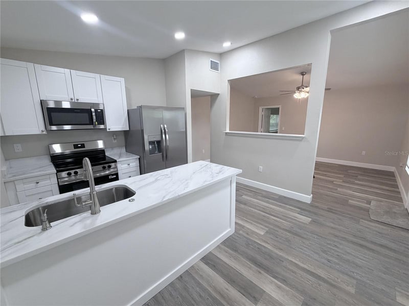927 Lakewood Ave, Tampa, FL 33613