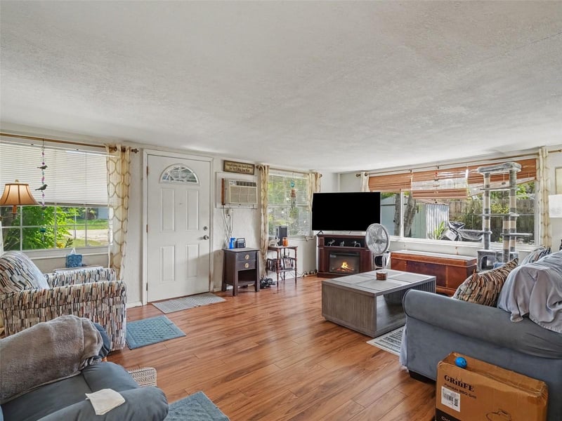 3090 11th Ave E, Bradenton, FL 34208