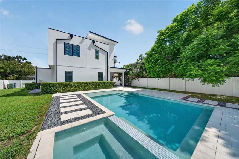 1308 W Plymouth St, Tampa, FL 33603