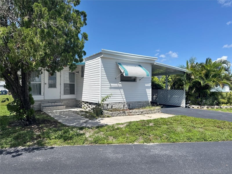 7164 Mount Georgetown Dr NE #553, St Petersburg, FL 33702