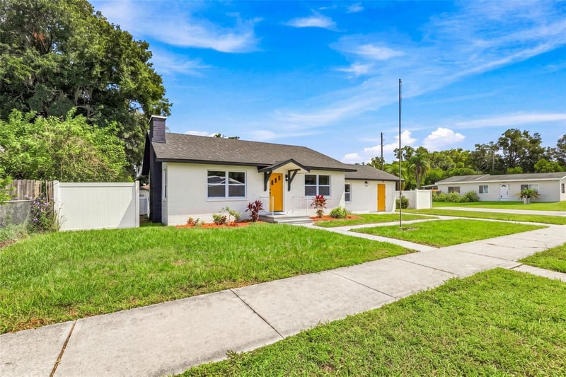 38947 5th Ave, Zephyrhills, FL 33542