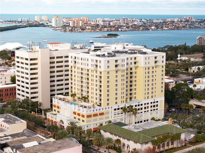 628 Cleveland St #1314, Clearwater, FL 33755