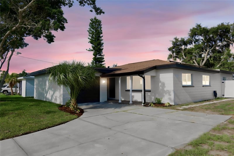 5671 Orange Rd, Seminole, FL 33772