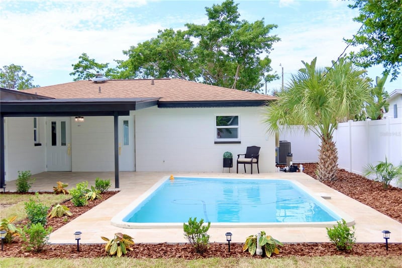 5671 Orange Rd, Seminole, FL 33772
