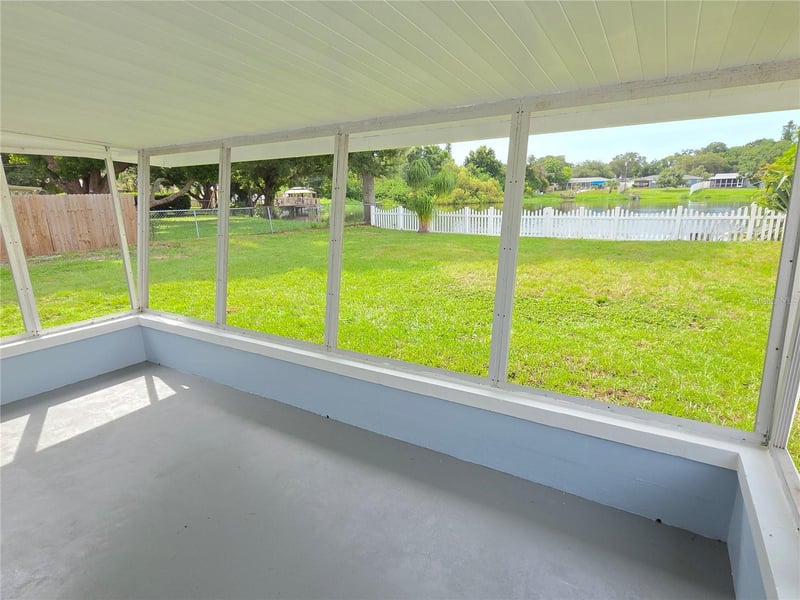 10827 Village Green Ave, Seminole, FL 33772