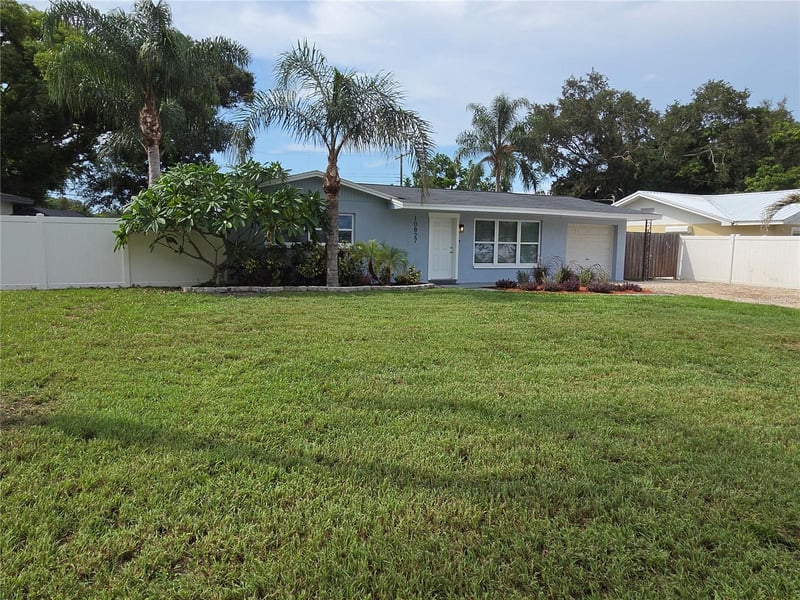 10827 Village Green Ave, Seminole, FL 33772