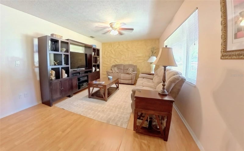12215 Orchid Ln, Thonotosassa, FL 33592