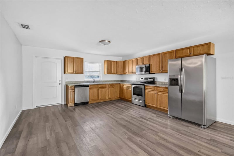 2311 54th Avenue Dr W, Bradenton, FL 34207