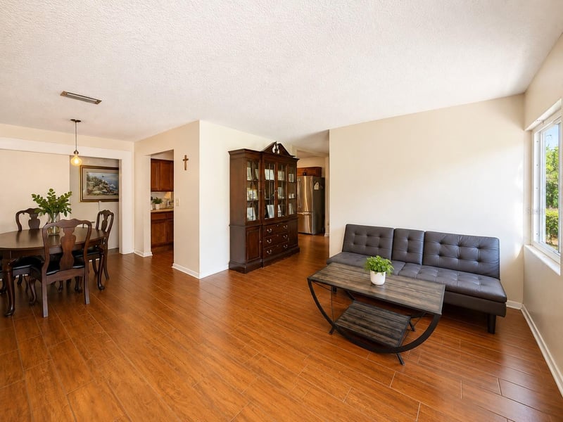 934 Hillwood Dr, Dunedin, FL 34698