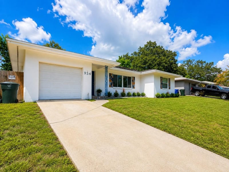 934 Hillwood Dr, Dunedin, FL 34698