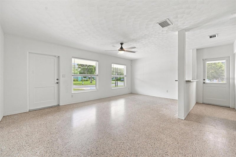 1906 15th Avenue Dr W, Bradenton, FL 34205