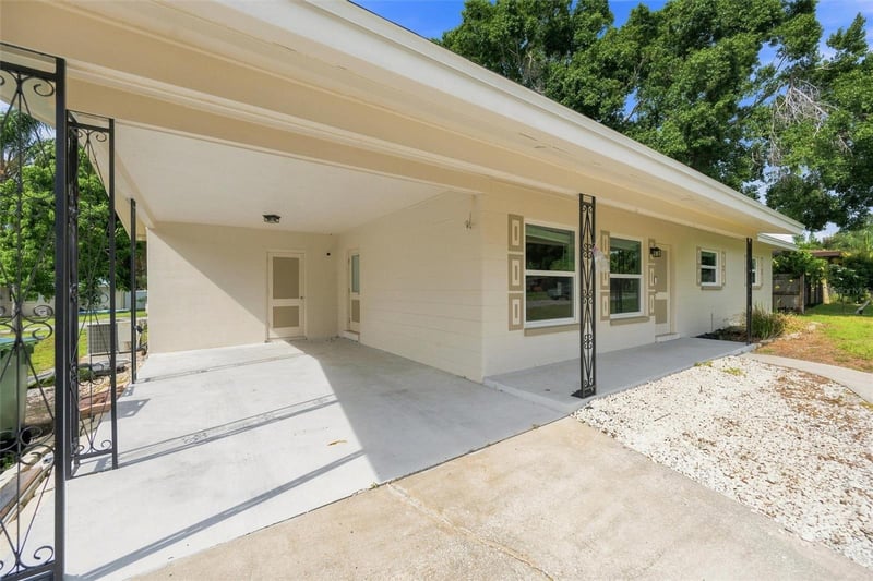 1906 15th Avenue Dr W, Bradenton, FL 34205