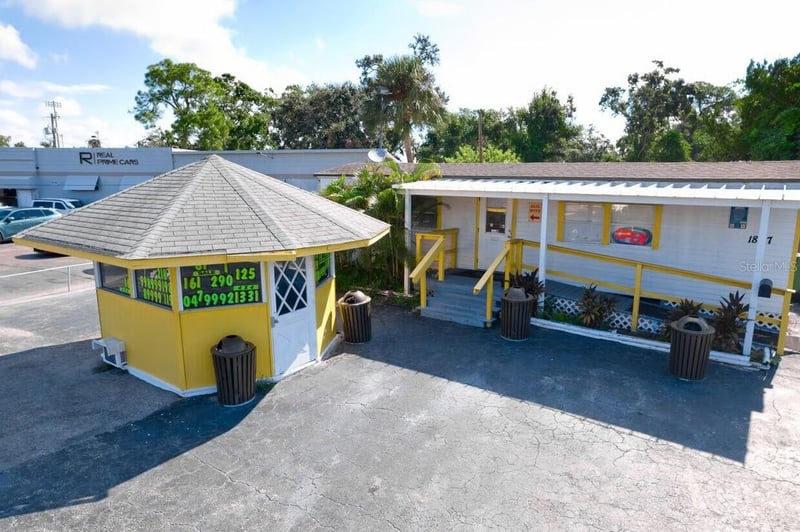 1827 9th St W, Bradenton, FL 34205