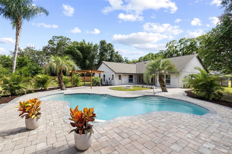 18107 Woodcreek Pl, Lutz, FL 33548