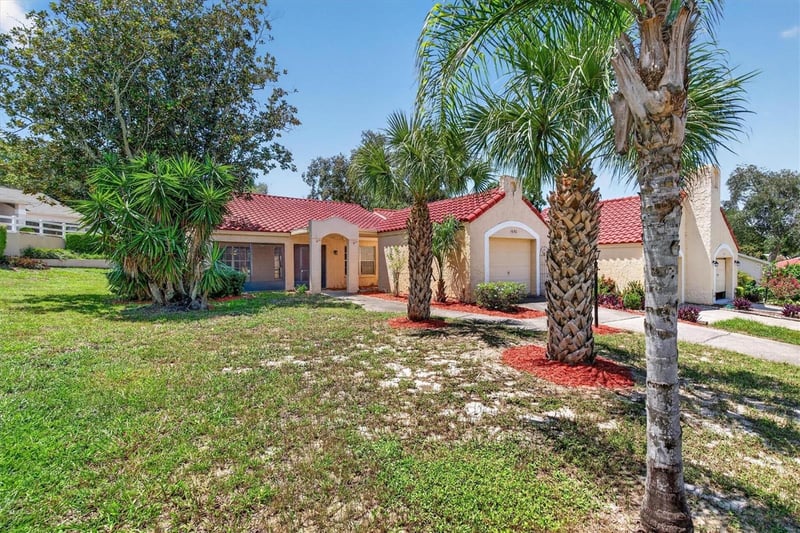 1650 Highland Club Ln, Palm Harbor, FL 34684