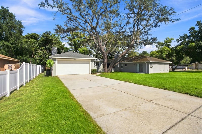 8903 N Willow Ave, Tampa, FL 33604