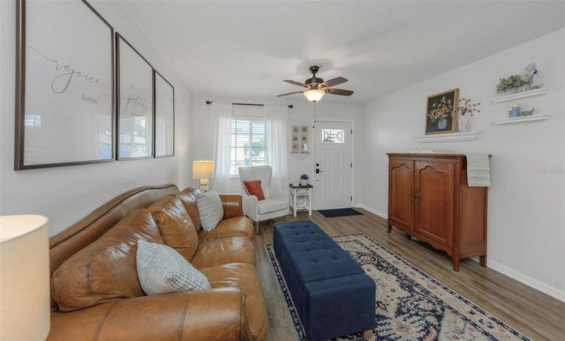 9919 Tulip St N, Pinellas Park, FL 33782