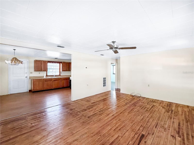 1455 10th St NW, Largo, FL 33770