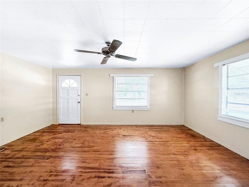 1455 10th St NW, Largo, FL 33770