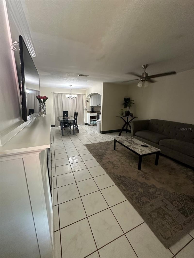 4605 E Yukon St, Tampa, FL 33617
