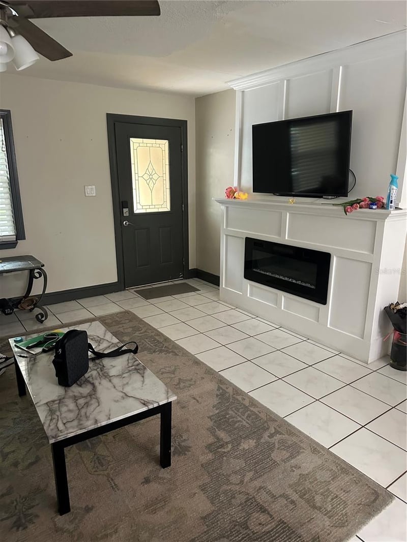 4605 E Yukon St, Tampa, FL 33617