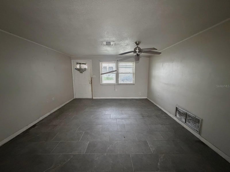 3221 Roxbury Dr, Holiday, FL 34691