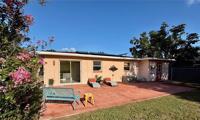 1842 59th St S, Gulfport, FL 33707