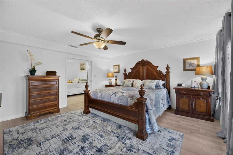 1516 New Bedford Dr, Sun City Center, FL 33573