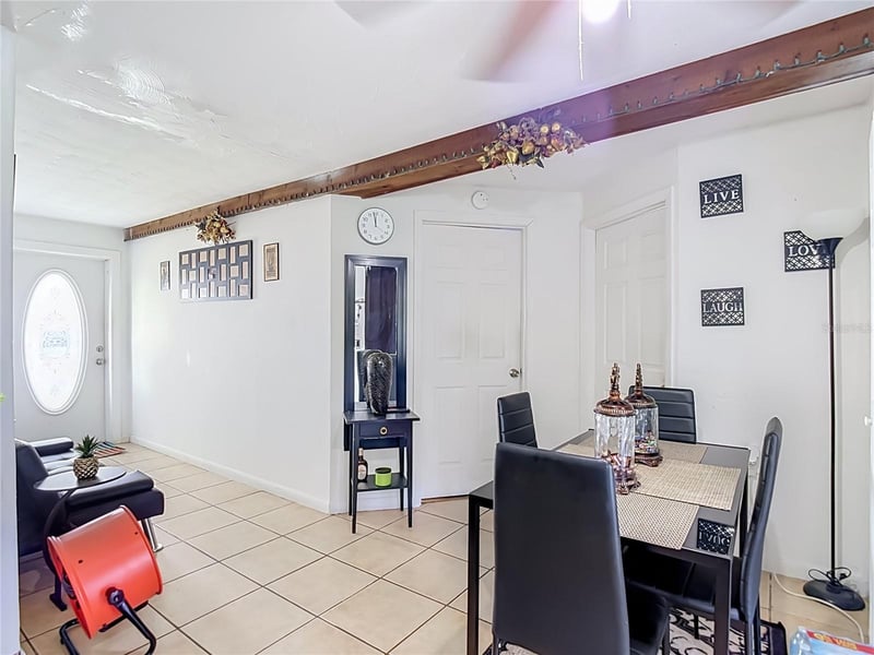 5942 20th St, Zephyrhills, FL 33542