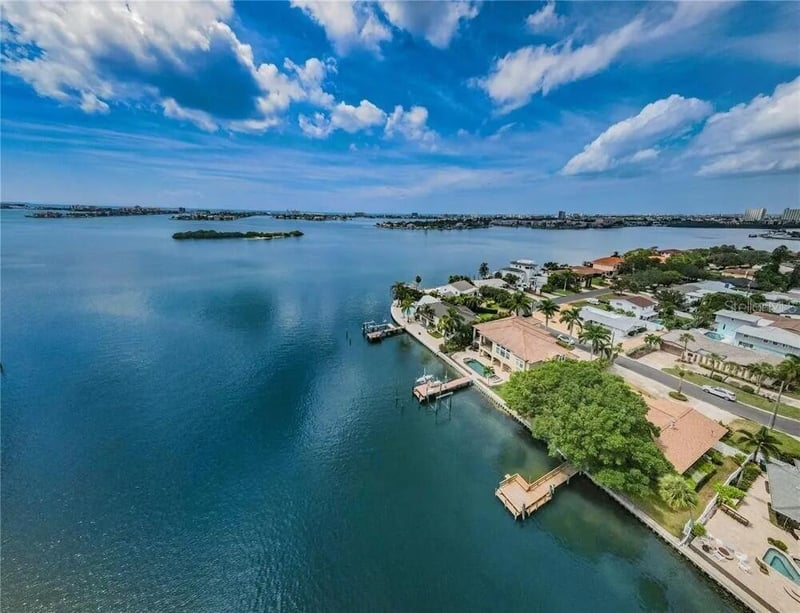 2000 Dolphin Blvd S, St Petersburg, FL 33707