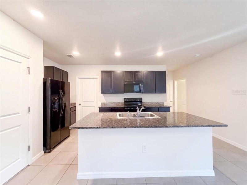 16805 Trite Bend St, Wimauma, FL 33598