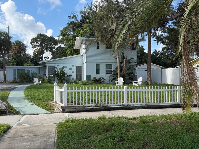 415 Venetian Dr, Clearwater, FL 33755
