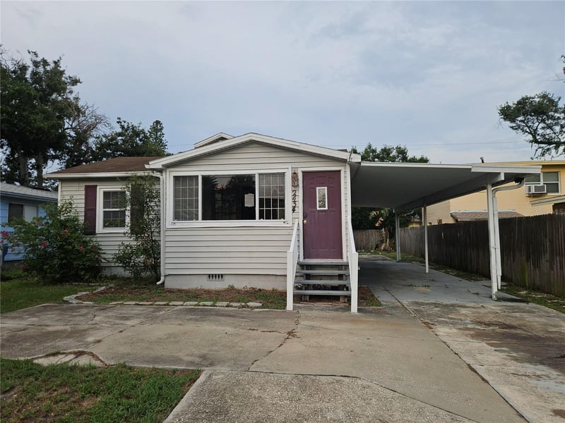 2434 37th St S, St Petersburg, FL 33711