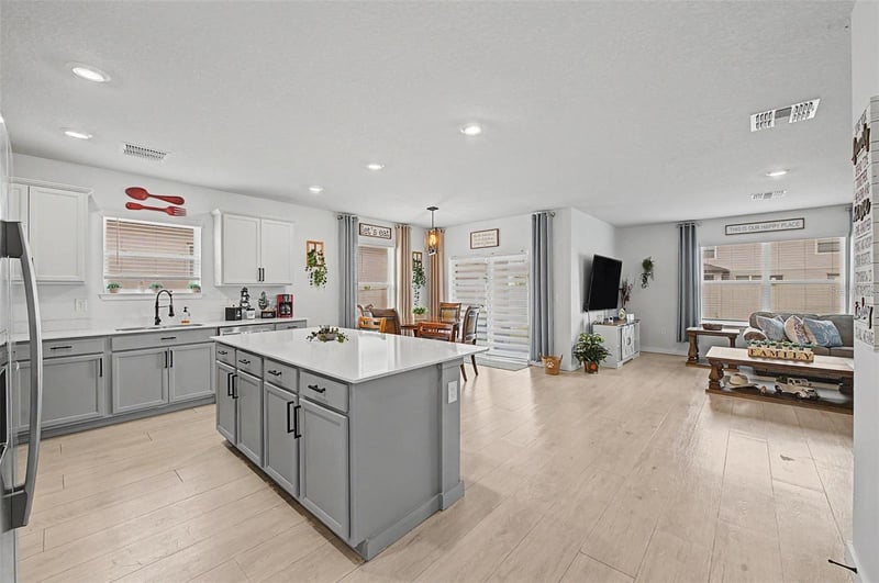 30154 Marquette Ave, Wesley Chapel, FL 33545