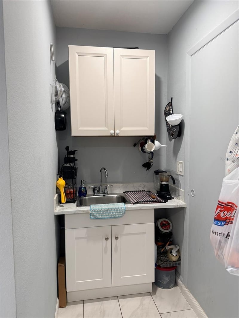 8209 Vassar Cir, Tampa, FL 33634