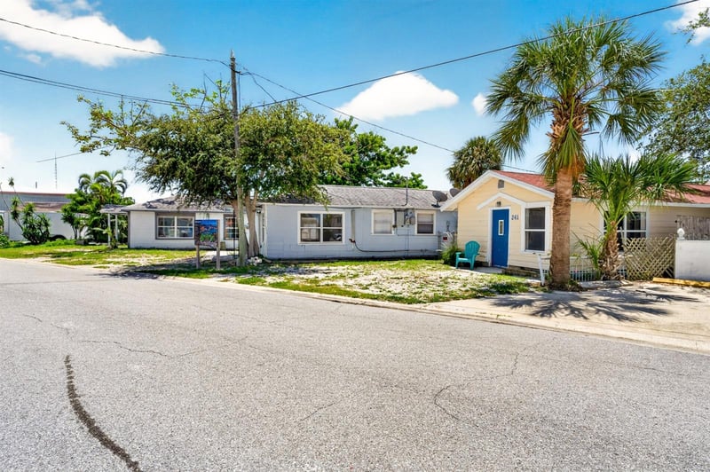 249 Boca Ciega Dr, Madeira Beach, FL 33708