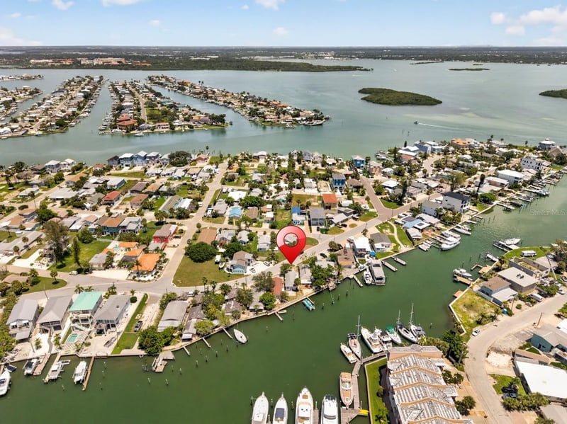 249 Boca Ciega Dr, Madeira Beach, FL 33708