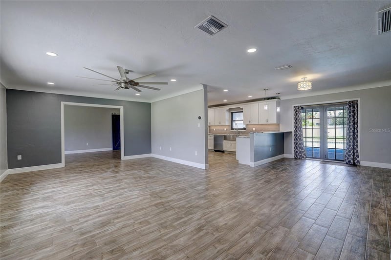 323 Suwanee Ave, Sarasota, FL 34243