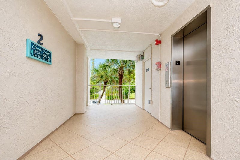 200 1st Ave #207, St Pete Beach, FL 33706