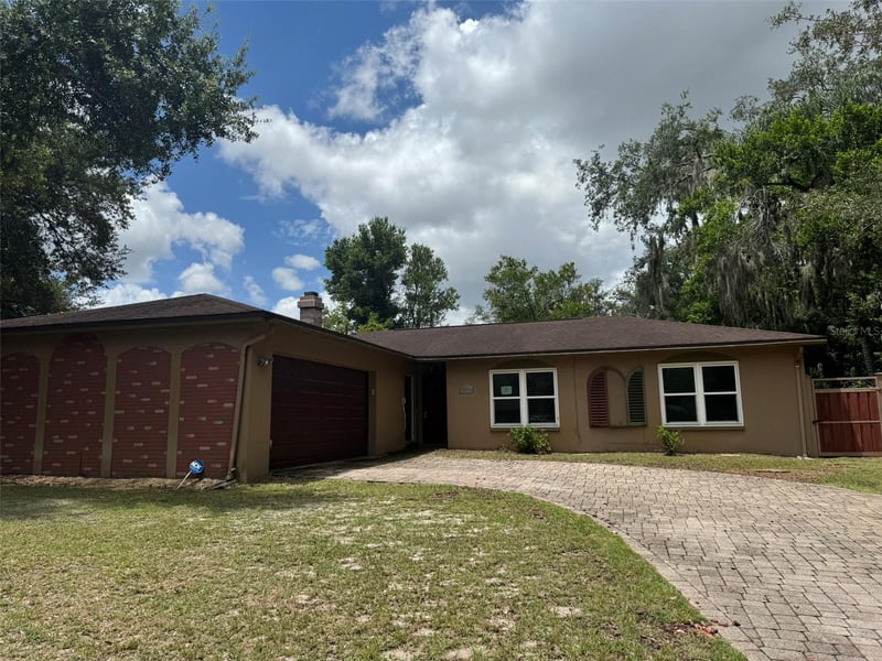 10916 N 19th St, Tampa, FL 33612
