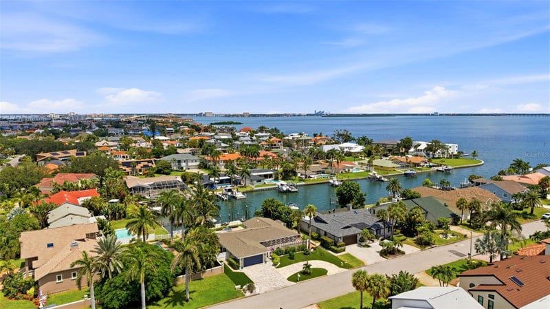 137 12th St E, Tierra Verde, FL 33715