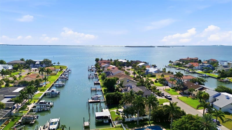 137 12th St E, Tierra Verde, FL 33715