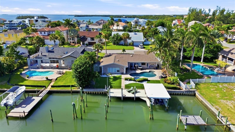 137 12th St E, Tierra Verde, FL 33715