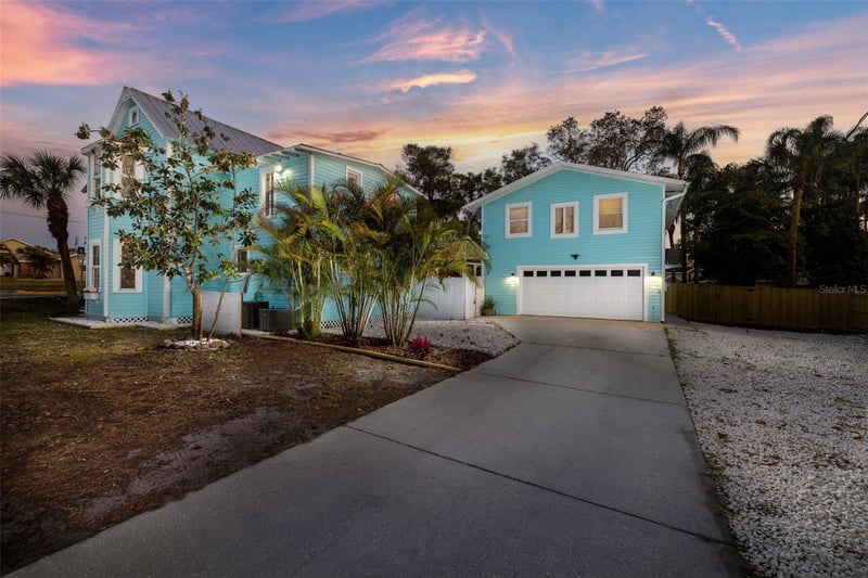 551 Omaha St, Palm Harbor, FL 34683