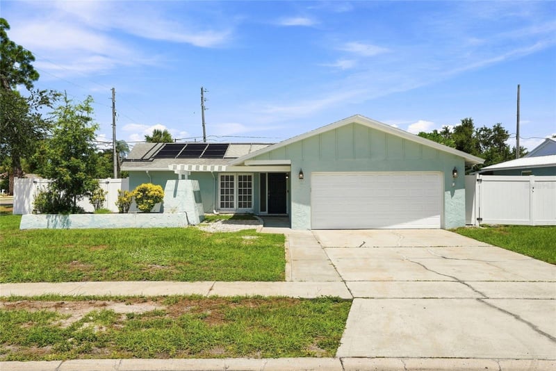 13691 Serena Dr, Largo, FL 33774