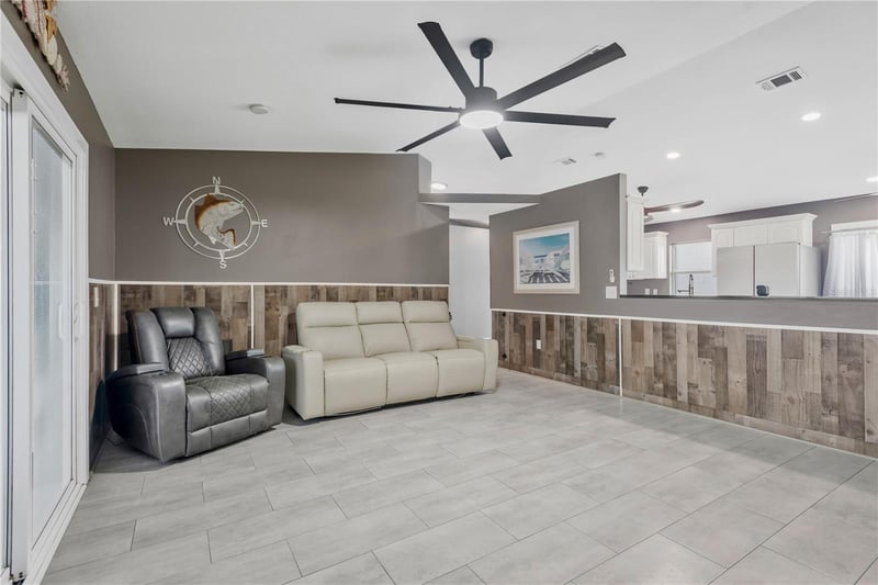2054 Saffold Park Dr, Ruskin, FL 33570
