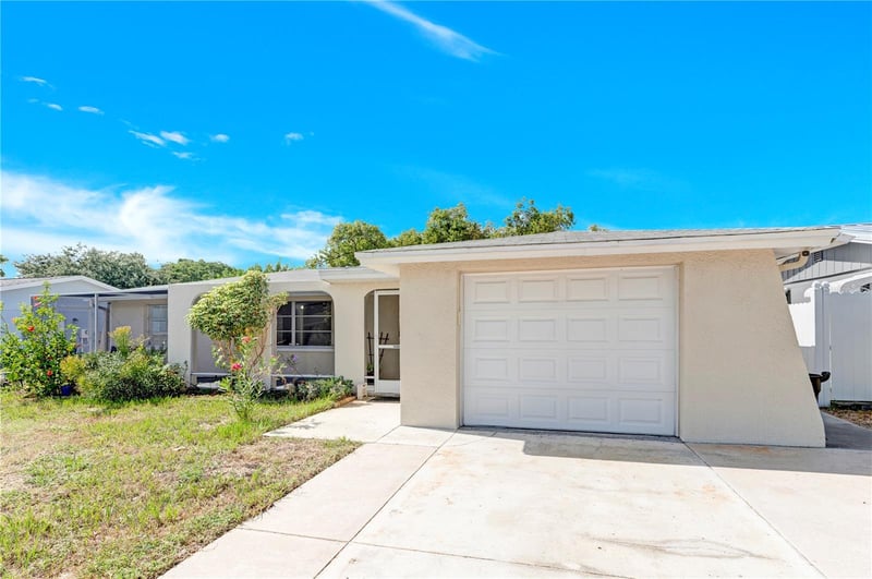 5646 Andrea Dr, Holiday, FL 34690