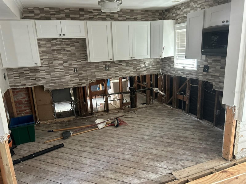 3008 Dupont St S, Gulfport, FL 33707