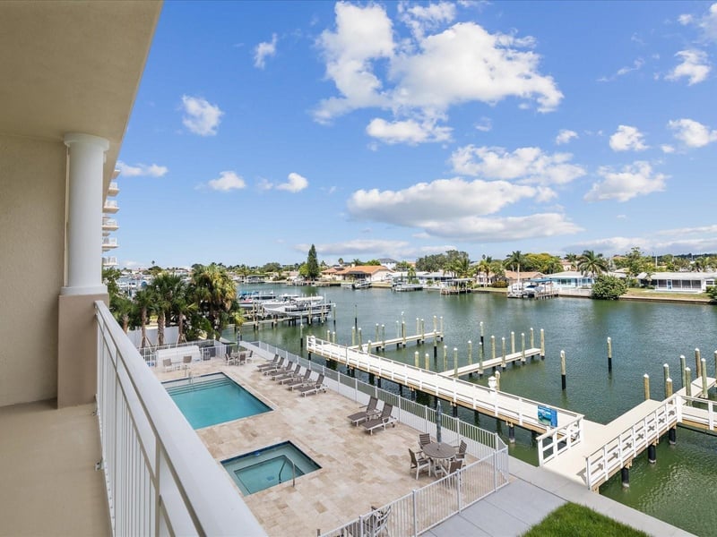 125 Island Way #305, Clearwater, FL 33767