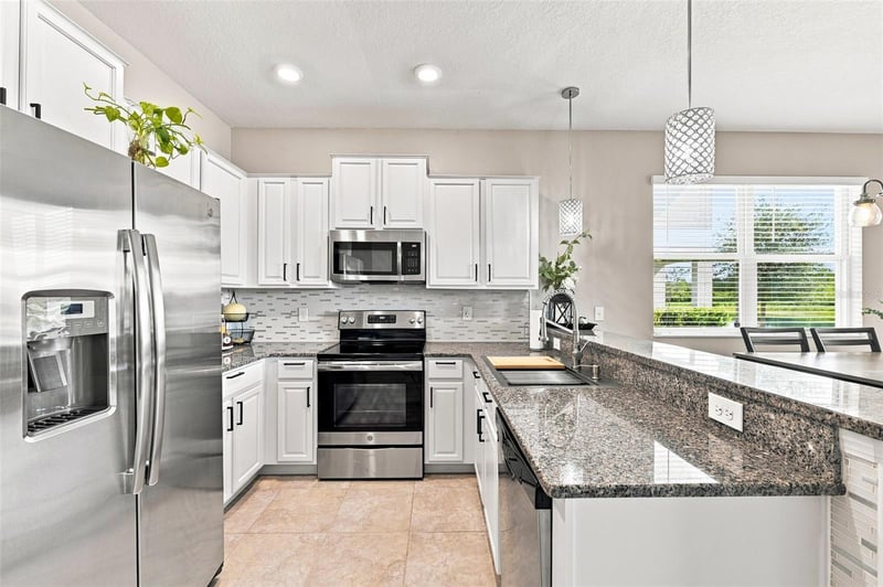 15548 Florence Hollow Pl, Sun City Center, FL 33573
